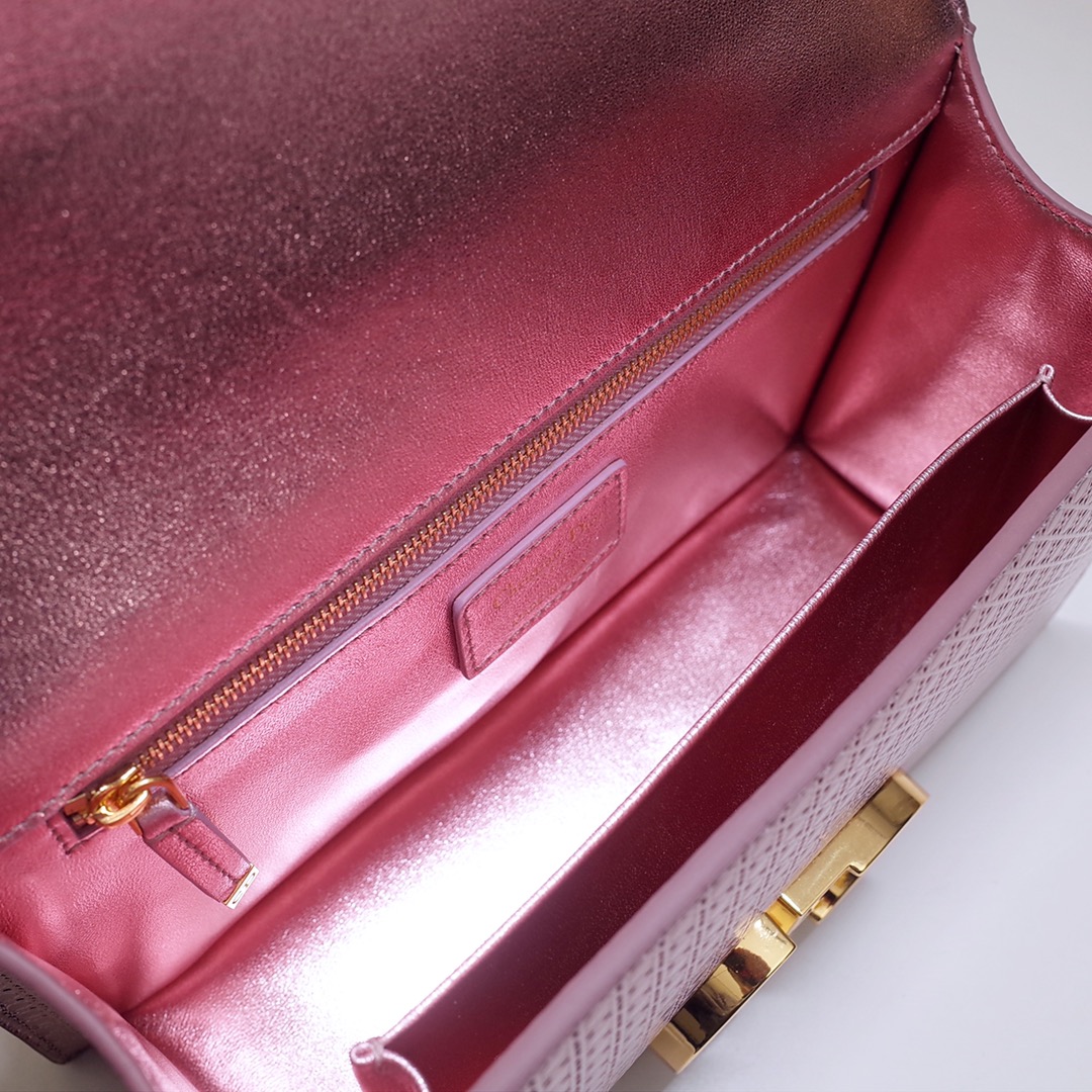 30 Montaigne Chain Bag Pink Purple Calfskin